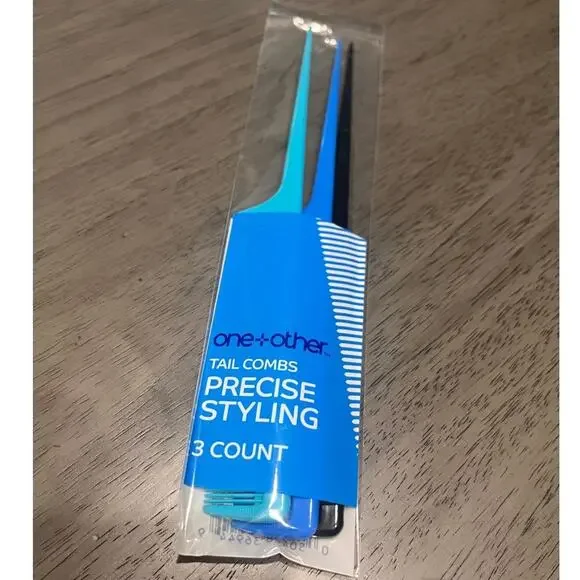 Tail Combs - Picture 1 of 2